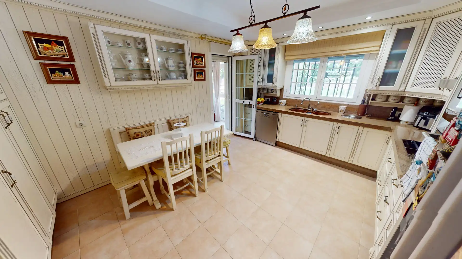 Cocina de Casa o chalet en venta en Torremolinos con Aire acondicionado, Calefacción y Jardín privado