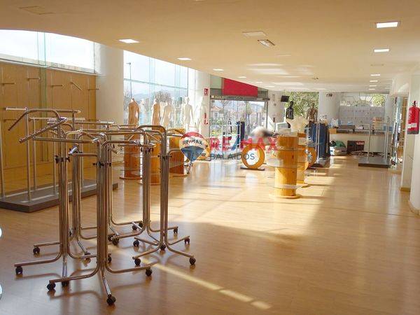 Local comercial en Venta en Avenida Gran Via en Praza Independencia