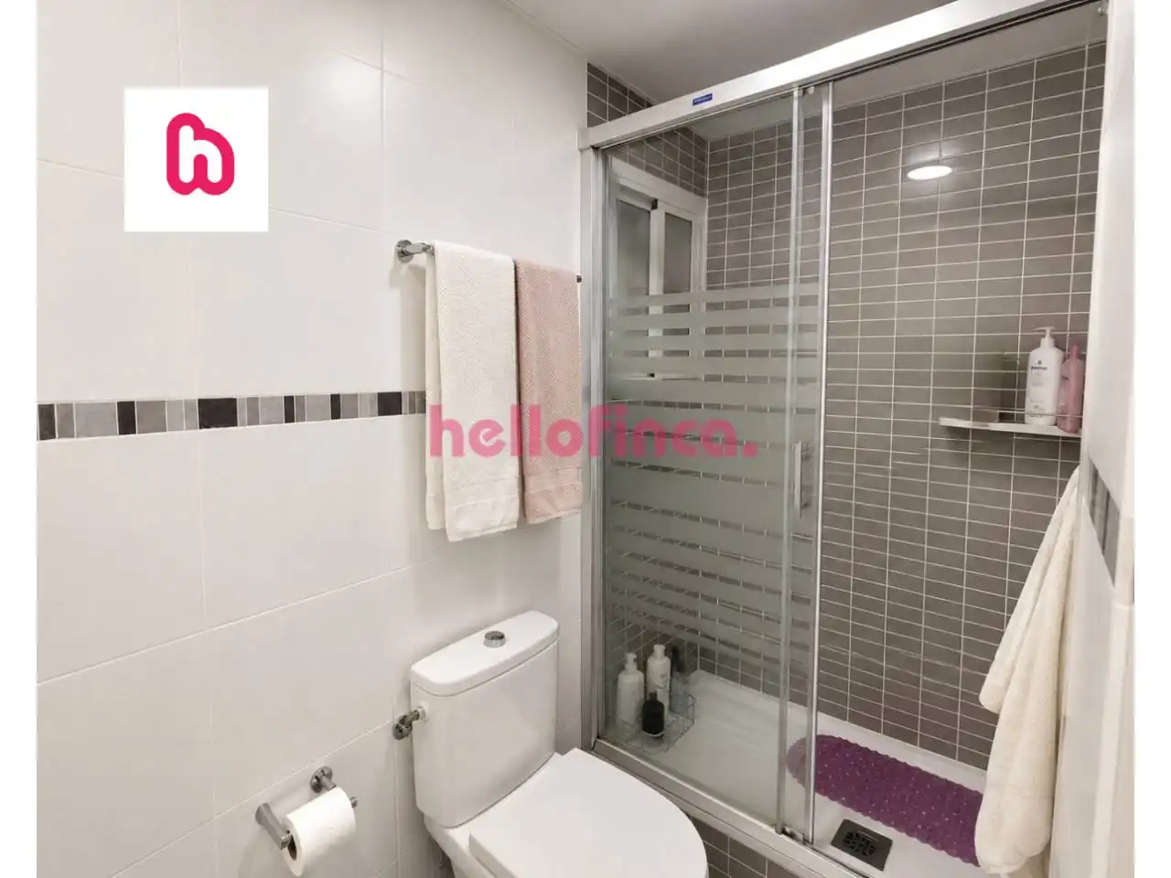 Bathroom of Flat for sale in Sant Boi de Llobregat  with Air Conditioner, Heating and Parquet flooring