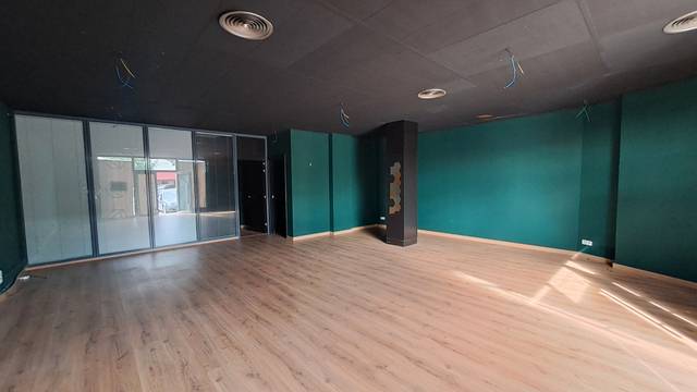 Local comercial en Alquiler en Avinguda de Pau Casals en Castellbisbal