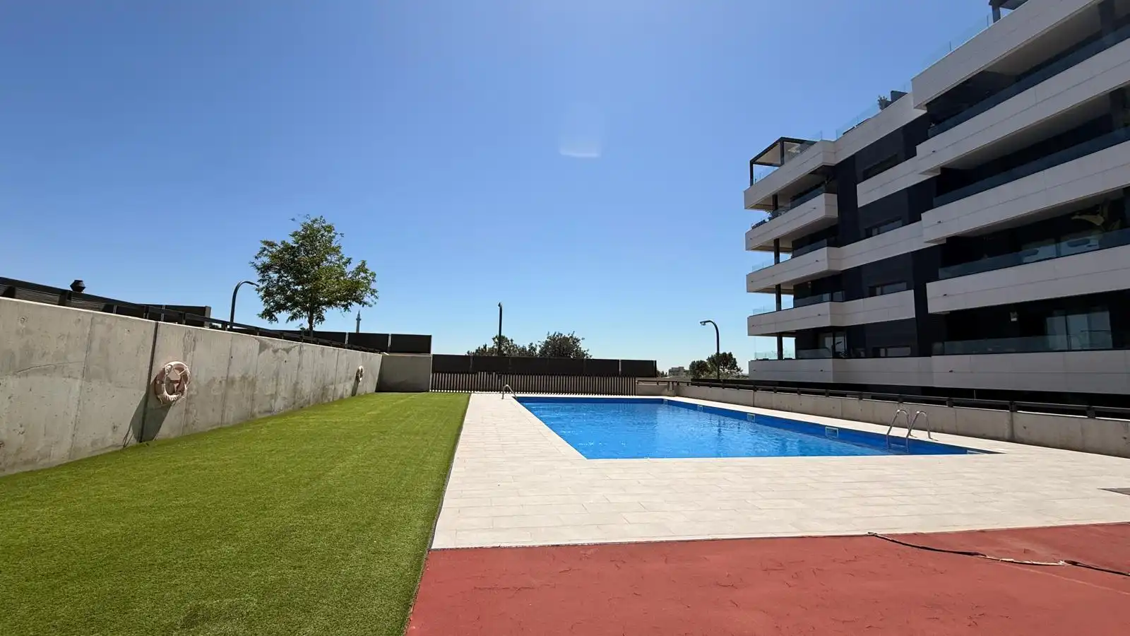 Piscina de Piso en venta en Sant Just Desvern con Terraza, Trastero y Piscina