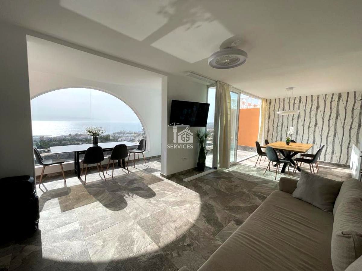 Terrassa de Casa adosada en venda en Adeje amb Aire condicionat, Terrassa i Moblat