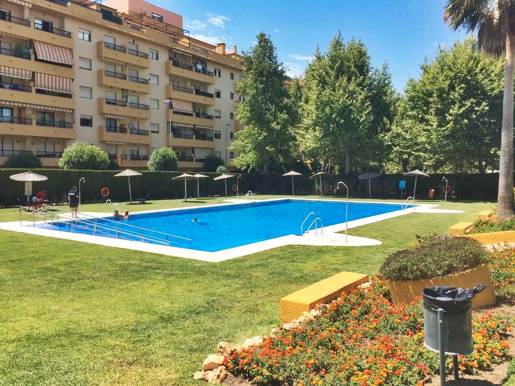 Swimming pool of Apartment for sale in Marbella  with Terrace, Furnished and Community pool
