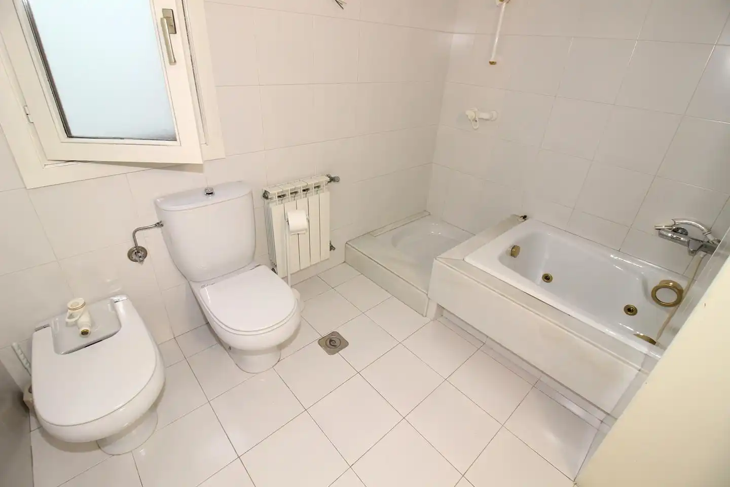 Baño de Piso en venta en Oñati con Calefacción, Trastero y Balcón
