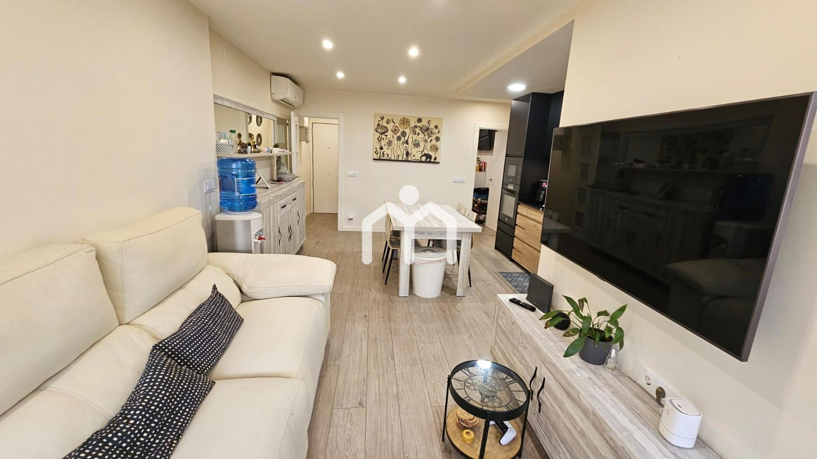 Sala d'estar de Pis en venda en Badalona amb Aire condicionat, Calefacció i Parquet