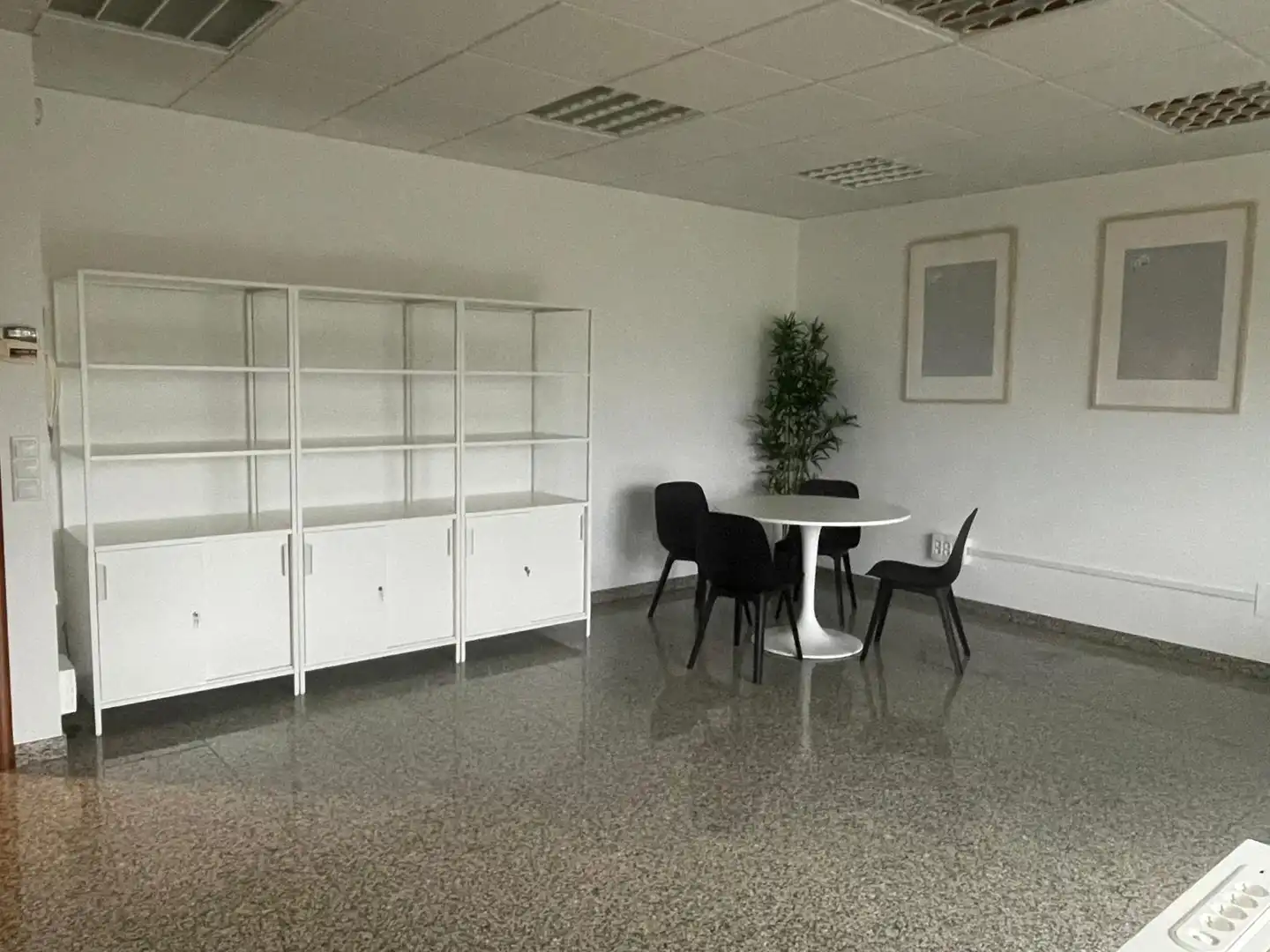 Büro zur Miete in Narón mit Möbliert