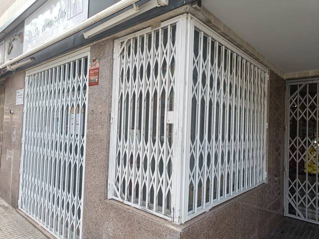 Local comercial en Alquiler en Carrer de Rosa Ribas i Parellada en Sagnier - Plaça de Catalunya