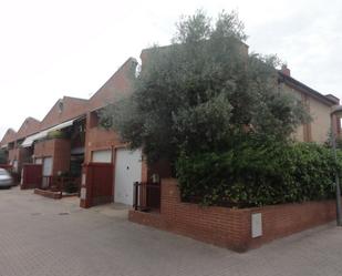 Exterior view of Single-family semi-detached for sale in Mollet del Vallès