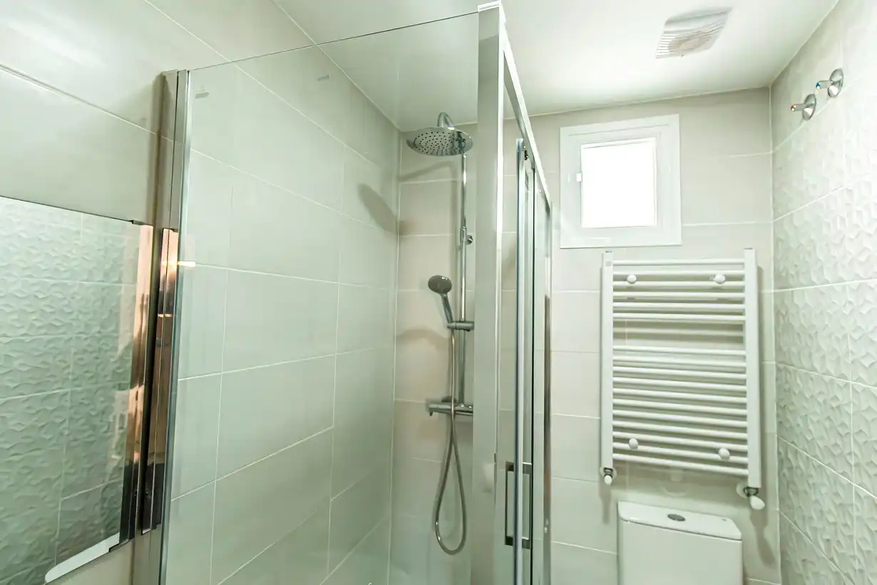 Bathroom of Flat for sale in Madrid  with Air Conditioner, Heating and Furnished