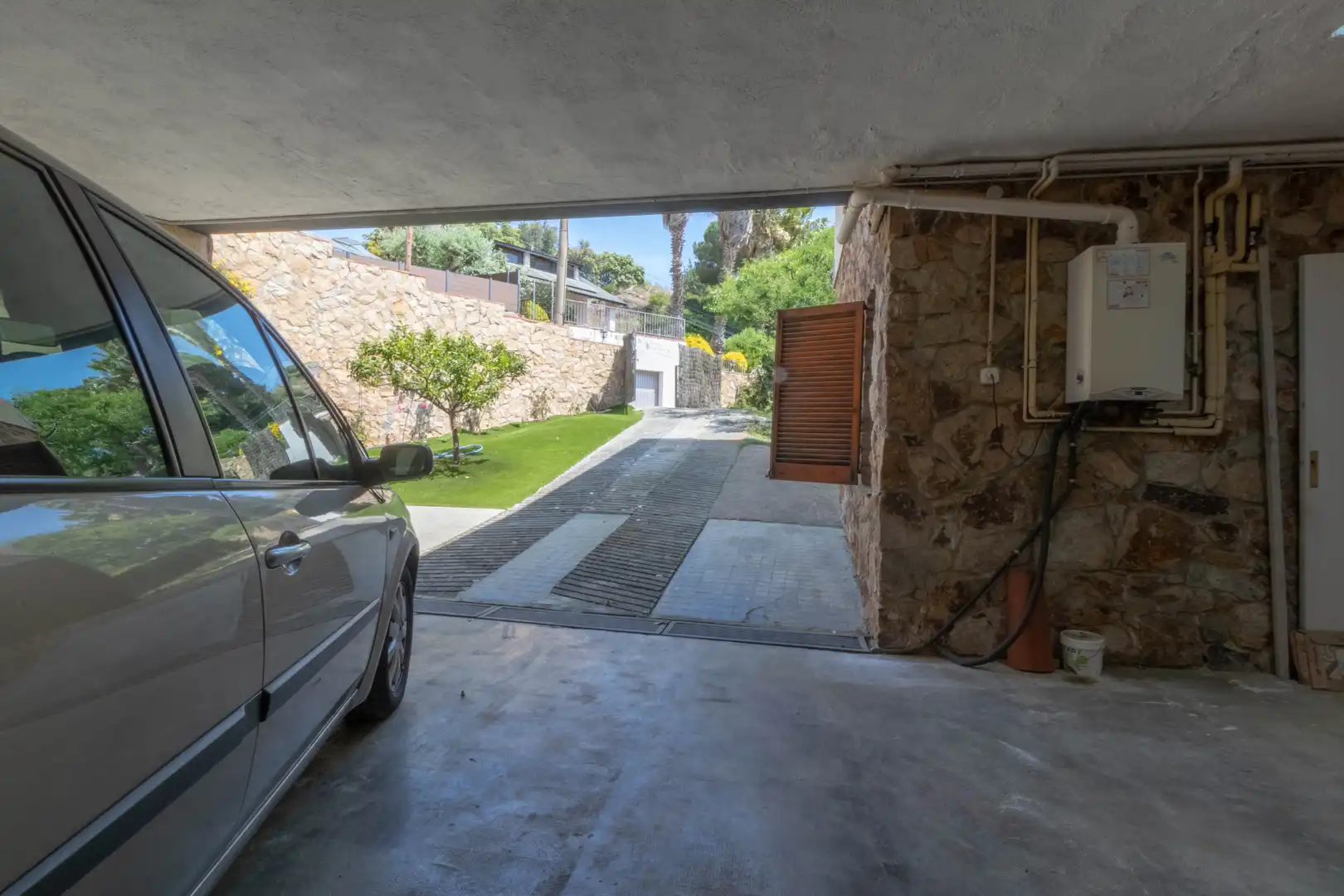 Aparcament de Casa o xalet en venda en Sant Cebrià de Vallalta amb Calefacció, Jardí privat i Terrassa