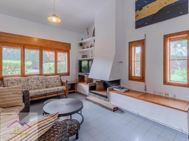 Villa mit Pool zum Verkauf in Avenida Moreras Las 7