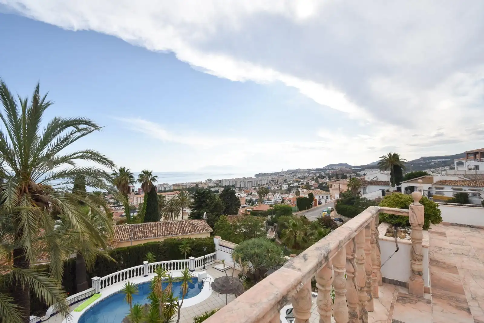 Vista exterior de Casa o chalet de alquiler en Rincón de la Victoria con Aire acondicionado, Calefacción y Jardín privado