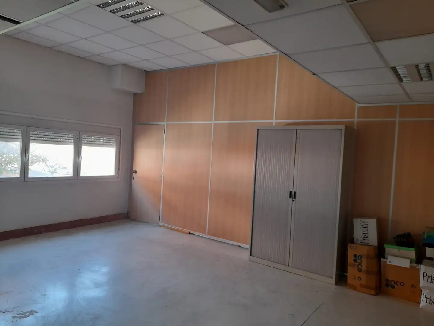 Fabrikhallen zum Verkauf in Terrassa mit Heizung