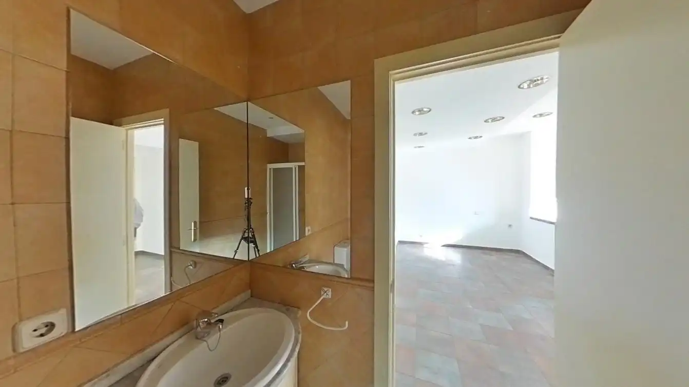Bany de Apartament en venda en Madrid amb Aire condicionat