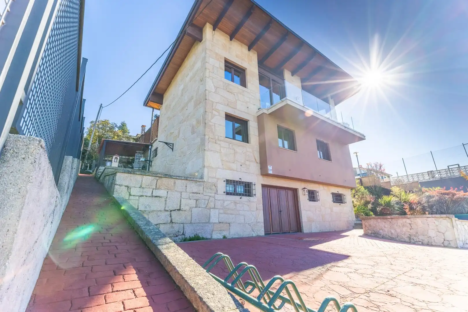 Vista exterior de Casa o chalet en venta en A Cañiza   con Calefacción, Jardín privado y Terraza