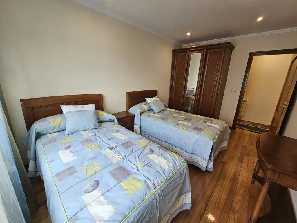 Habitación de Piso en venta en Boiro con Calefacción, Parquet y Trastero