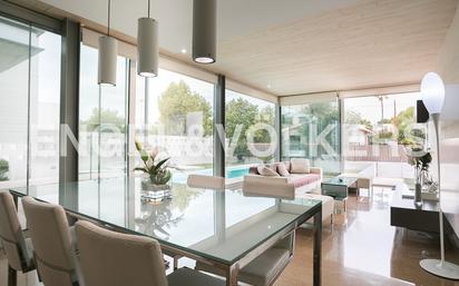 Sala d'estar de Casa o xalet en venda en Riba-roja de Túria amb Aire condicionat, Calefacció i Jardí privat