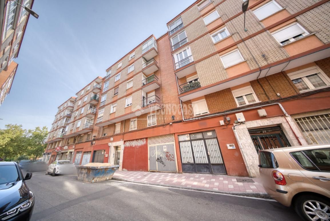 Exterior view of Flat for sale in Valladolid Capital  with Heating