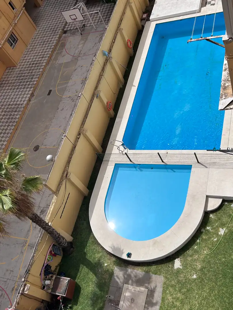 Piscina de Ático en venta en Sevilla con Aire acondicionado, Terraza y Trastero