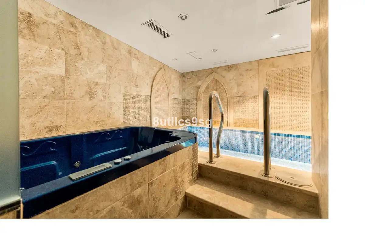 Piscina de Finca rústica en venta en Istán, Málaga