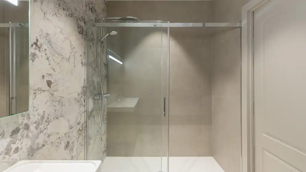 Badezimmer von Wohnungen zum Verkauf in Barcelona mit Klimaanlage, Heizung und Terrasse