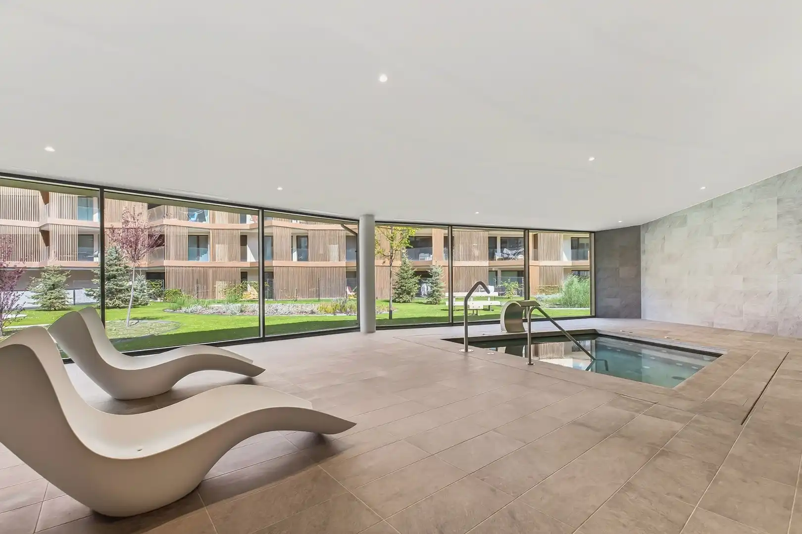 Ground floor with pool to rent in Av. Tarragona White Angel, imagen 20
