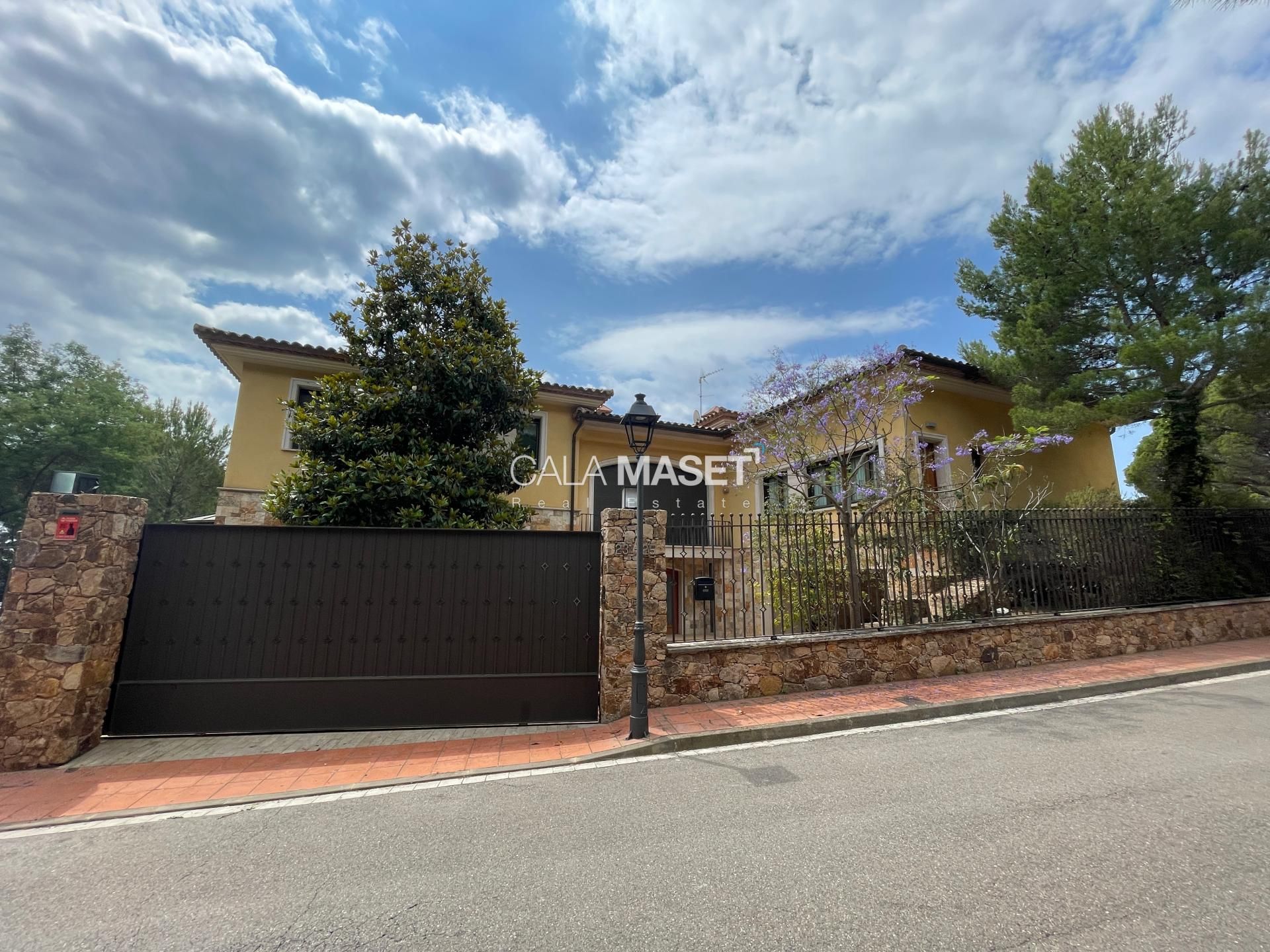 Vista exterior de Casa o xalet en venda en Sant Feliu de Guíxols amb Calefacció i Jardí privat