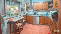 Cuina de Casa o xalet en venda en  Córdoba Capital amb Calefacció i Terrassa