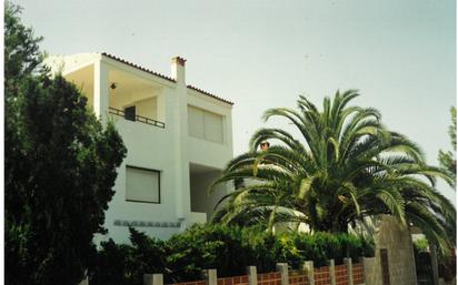 Vista exterior de Casa o xalet en venda en Vinaròs amb Terrassa, Piscina i Balcó