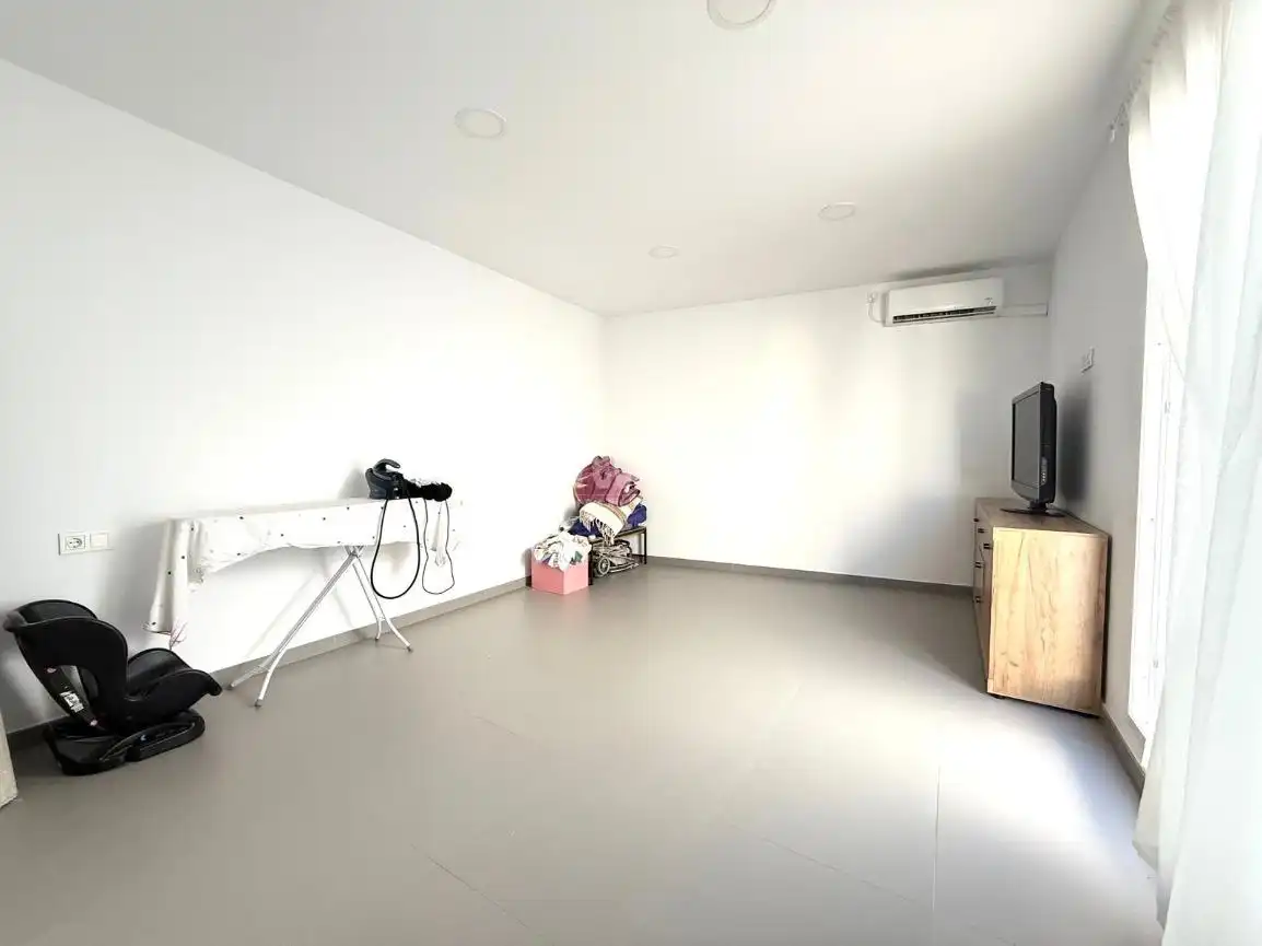 Casa adosada en venta en Almería con Calefacción y Terraza