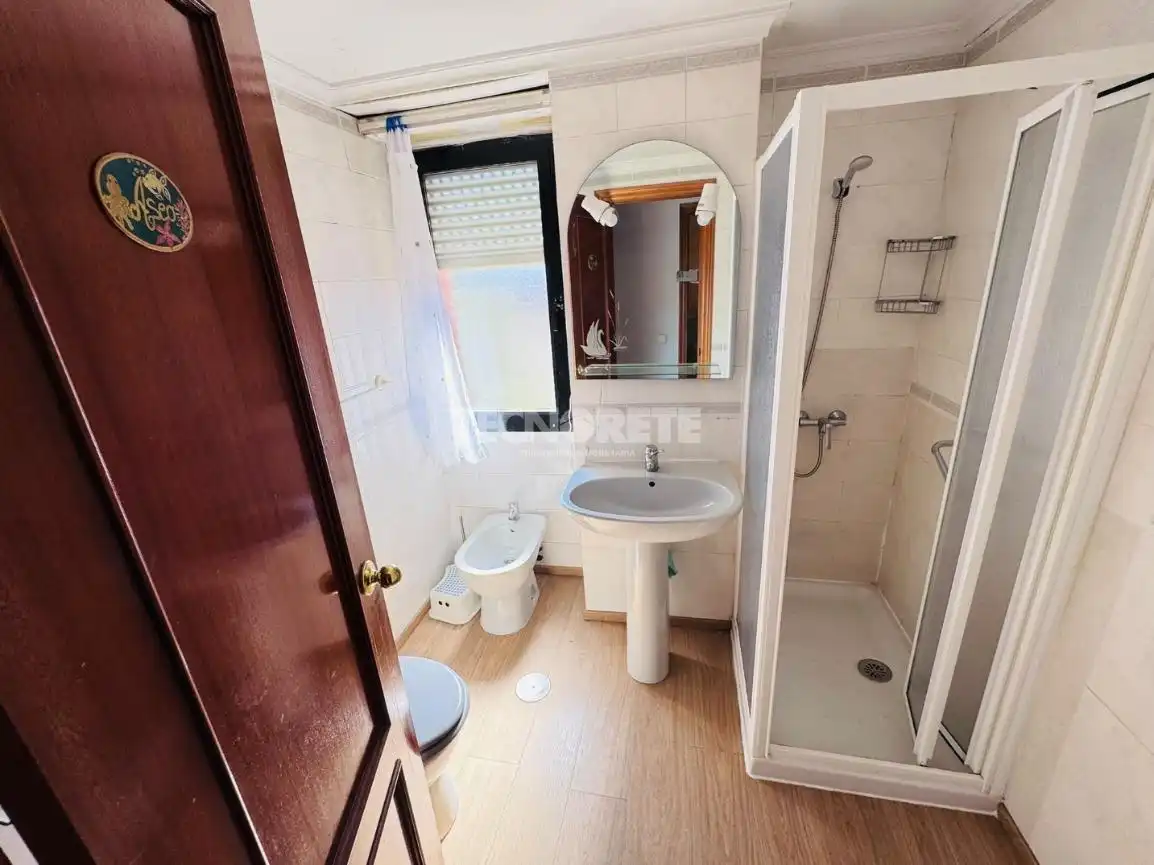 Baño de Piso en venta en Toledo con Aire acondicionado, Calefacción y Trastero