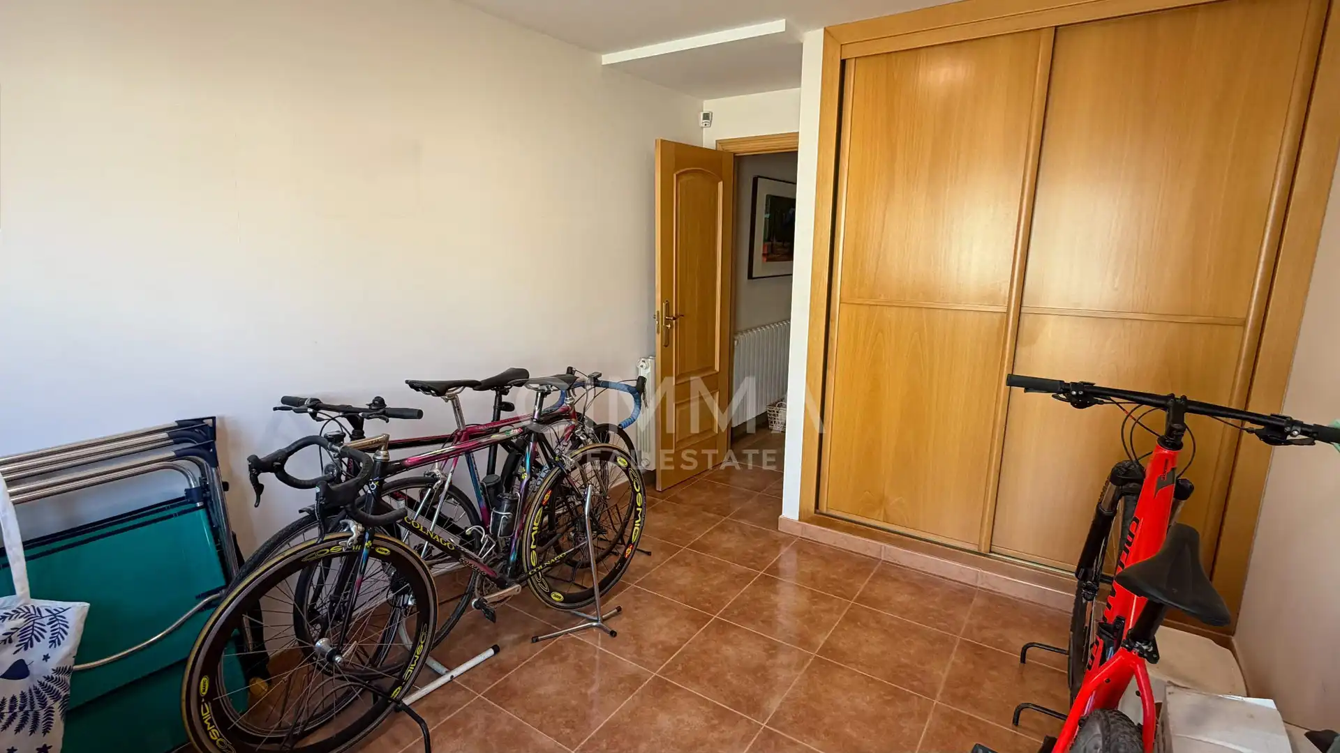 Parking de Casa o chalet en venta en Benidorm con Aire acondicionado, Calefacción y Jardín privado