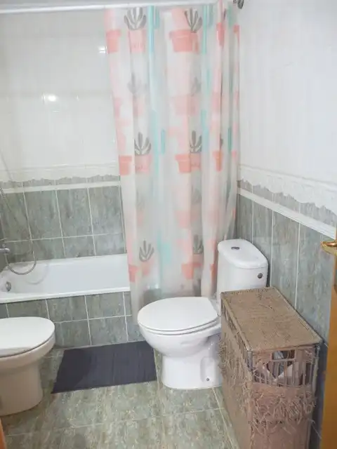 Bathroom of Flat for rent in Valencia  with Furnished, Oven and Washing machine