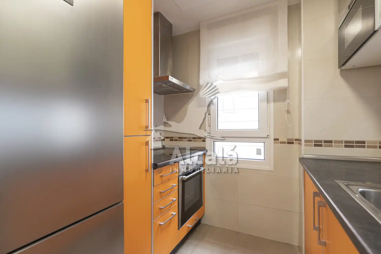 Cocina de Piso en venta en Alcalá de Henares con Aire acondicionado, Calefacción y Jardín privado
