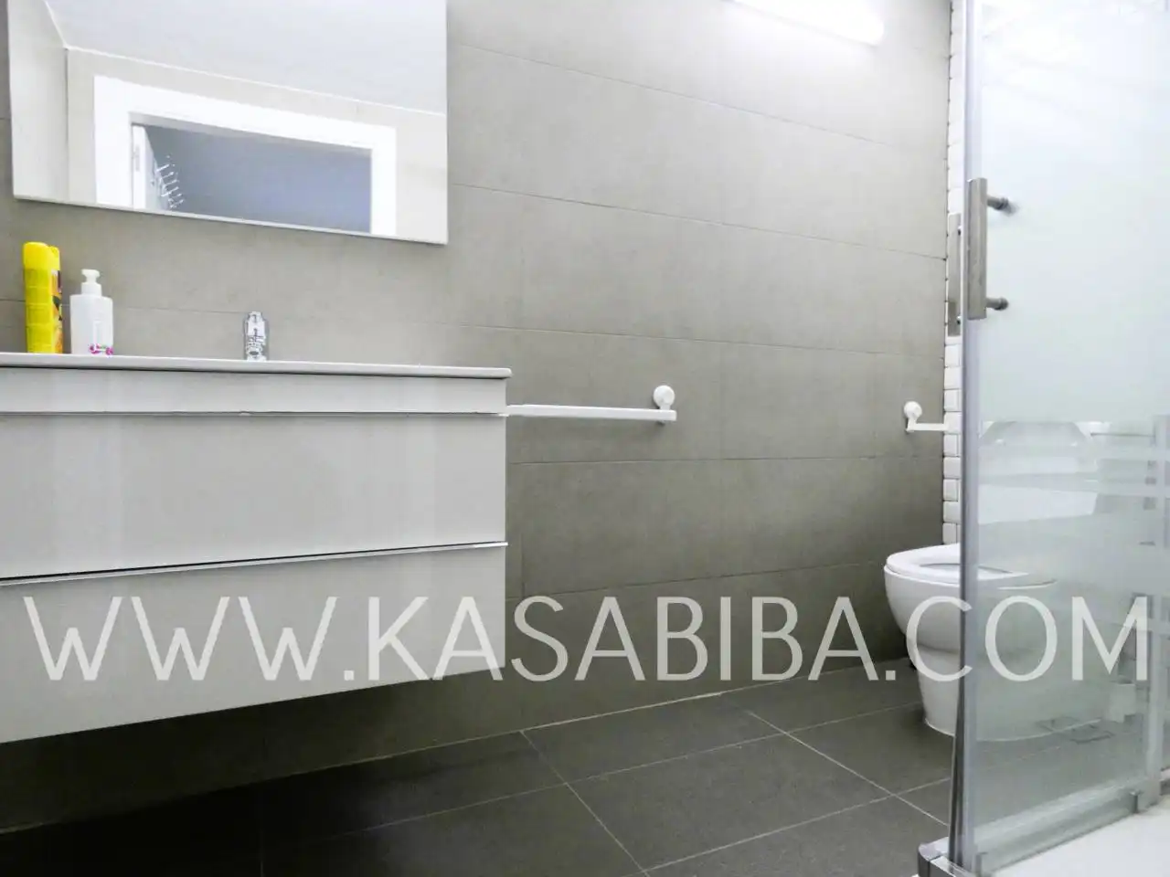 Bathroom of Attic for sale in Xirivella  with Air Conditioner, Heating and Parquet flooring