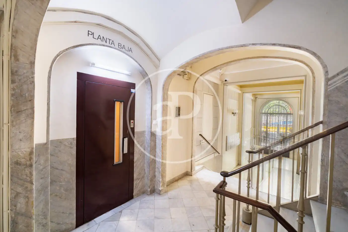 Piso en venta en Barcelona con Calefacción, Amueblado y Balcón