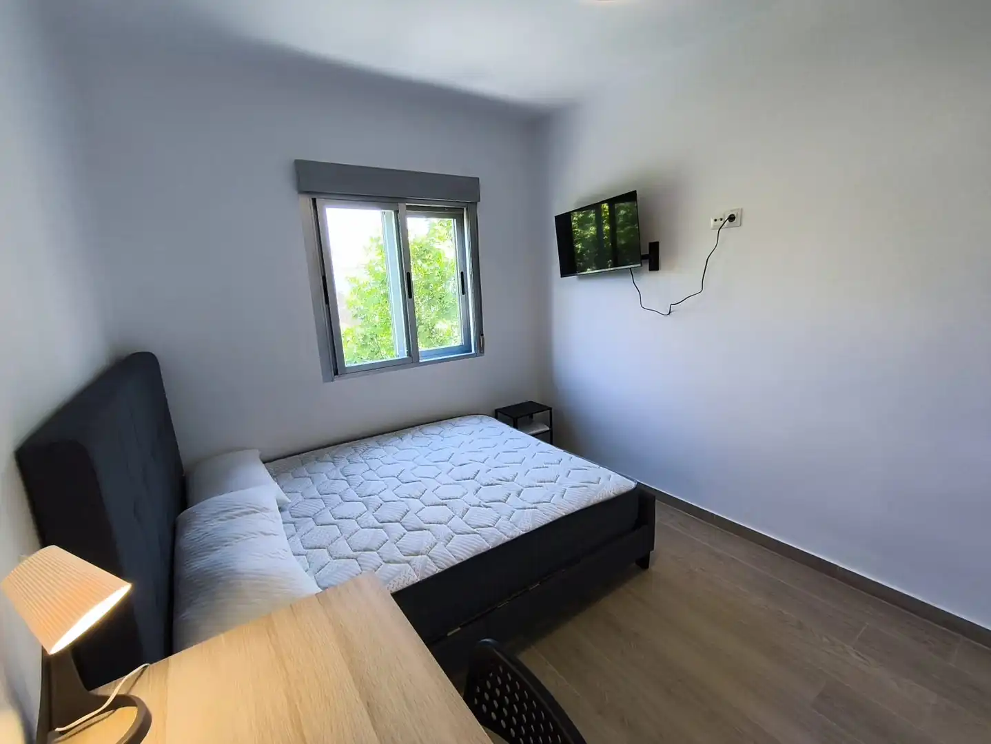 Habitación de Piso para compartir en Madrid con Calefacción, Amueblado y Horno