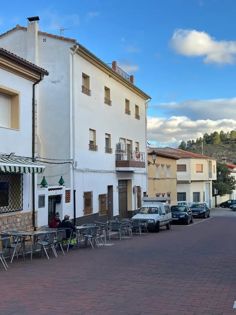 Vista exterior de Casa adosada en venta en Teresa de Cofrentes con Calefacción, Terraza y Balcón