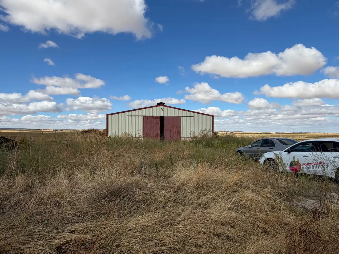 Vista exterior de Nau industrial en venda en Sangarcía
