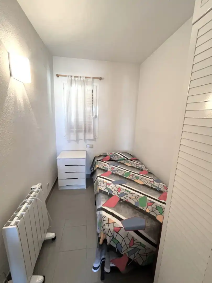 Schlafzimmer von Dachboden zum Verkauf in Palamós mit Terrasse und Möbliert