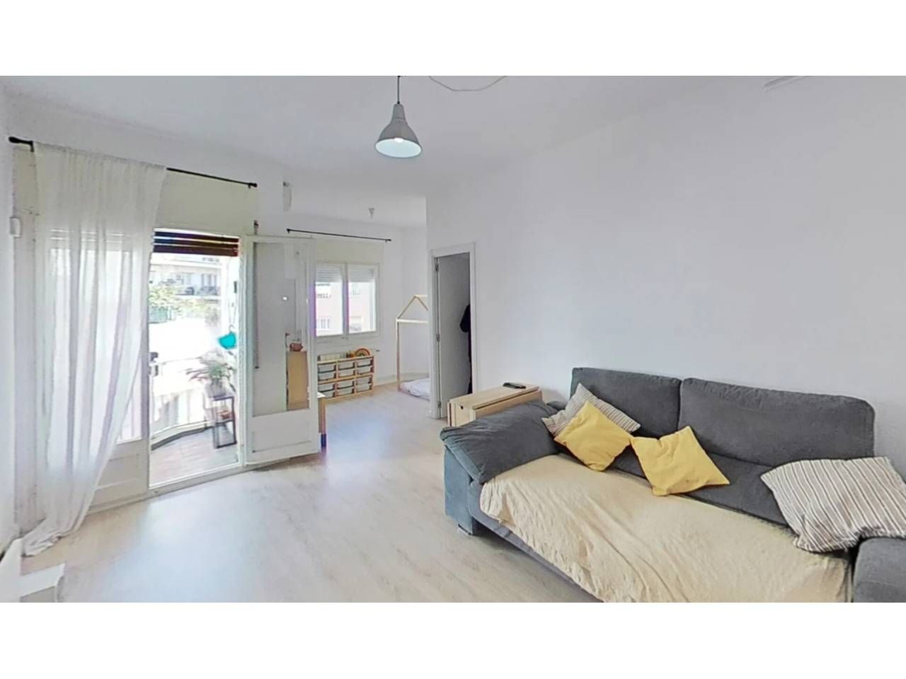 Dormitori de Pis en venda en Esplugues de Llobregat amb Balcó