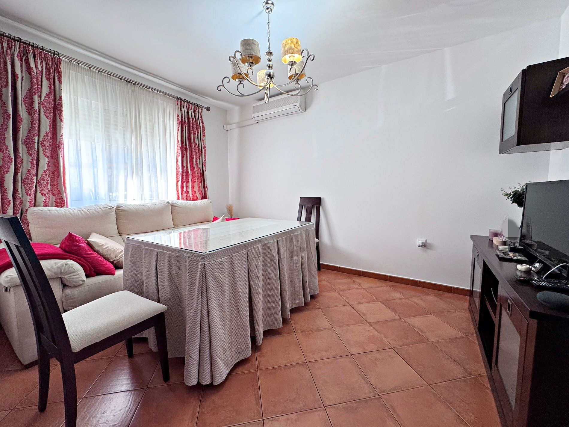 Dormitori de Casa adosada en venda en Beas amb Aire condicionat