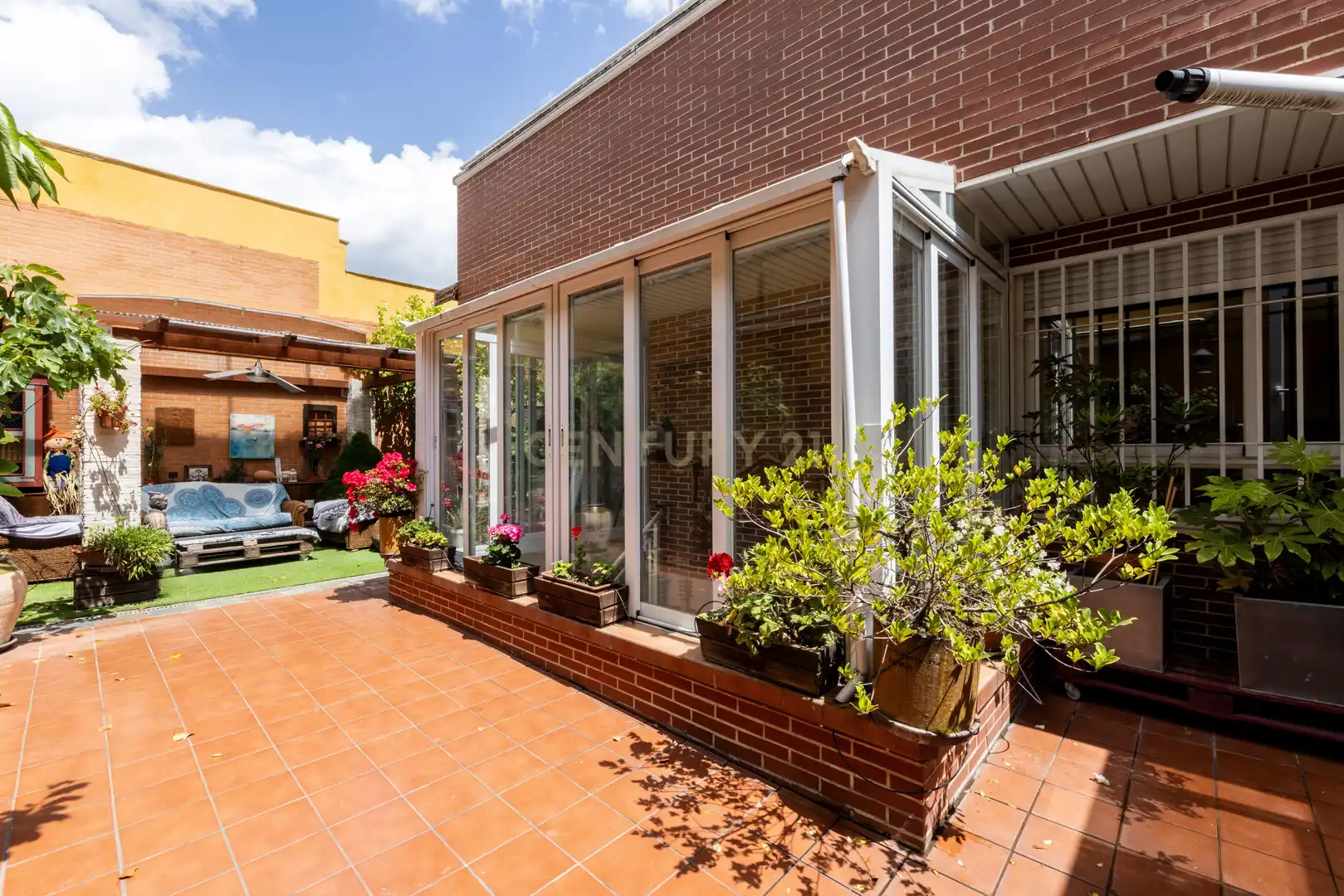 Terraza de Piso en venta en Boadilla del Monte con Jardín privado, Trastero y Piscina comunitaria