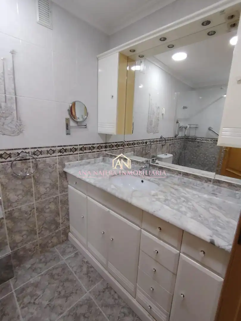 Bathroom of Flat for sale in Mislata  with Air Conditioner, Terrace and Balcony