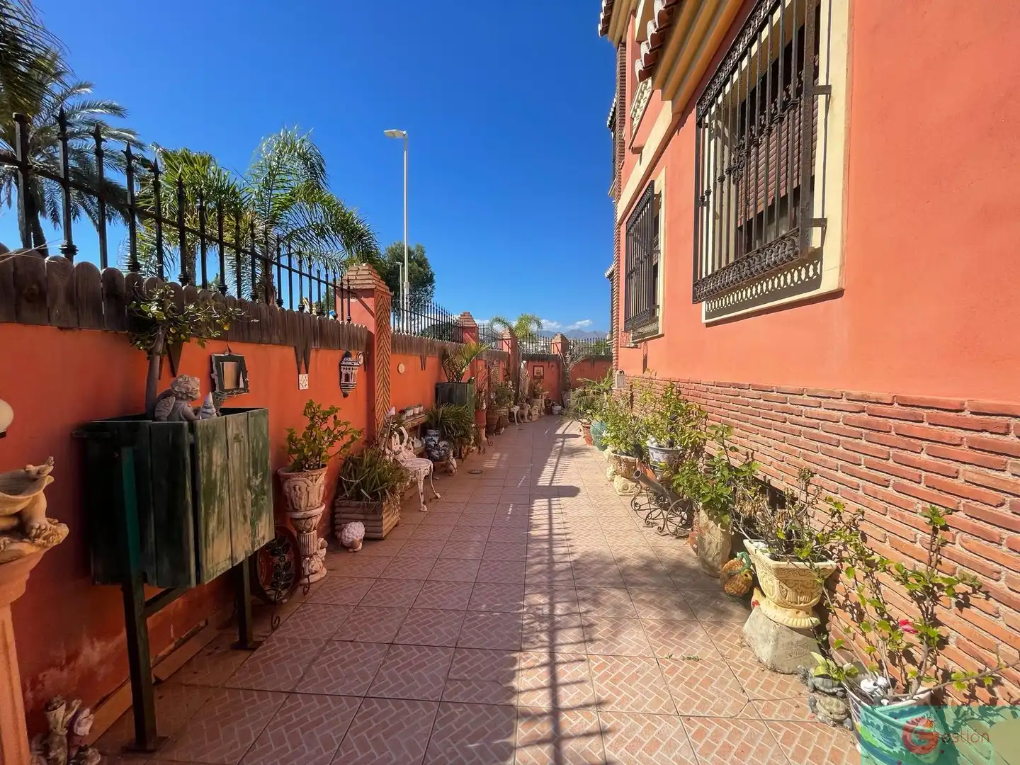 Detached house with pool for sale in Centro