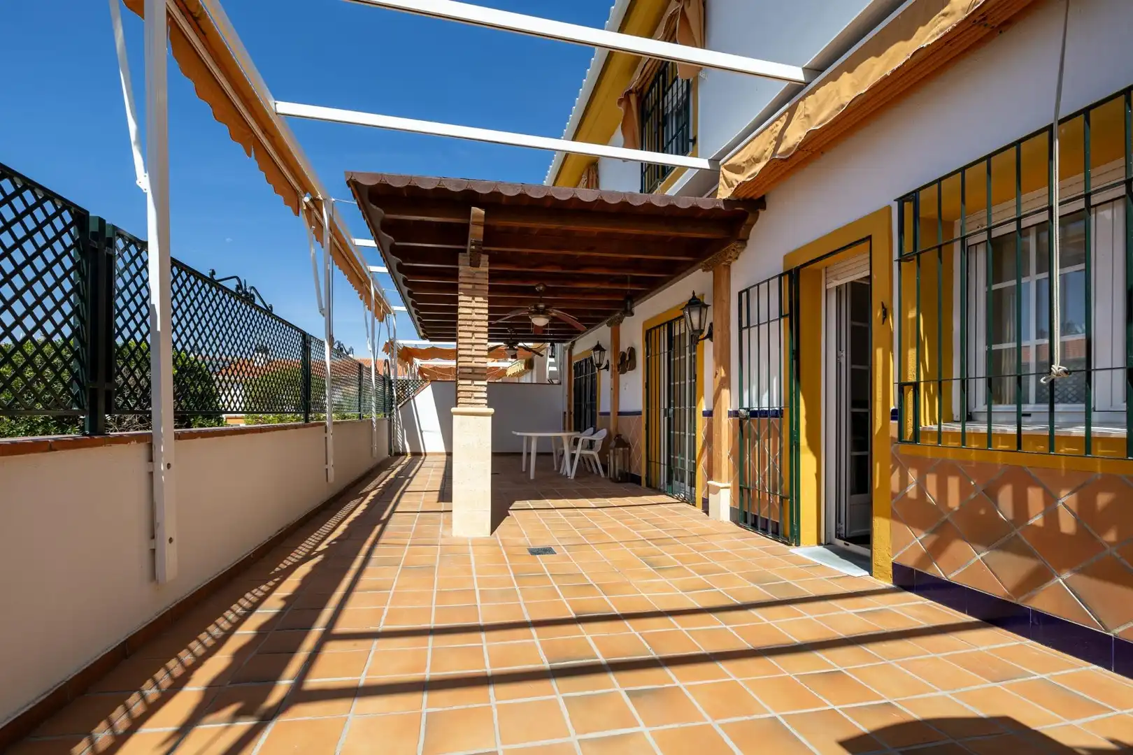 Casa adosada en venda a Racimo, Cájar