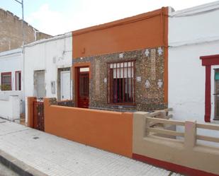 Vista exterior de Casa o xalet en venda en Badajoz Capital amb Aire condicionat i Terrassa