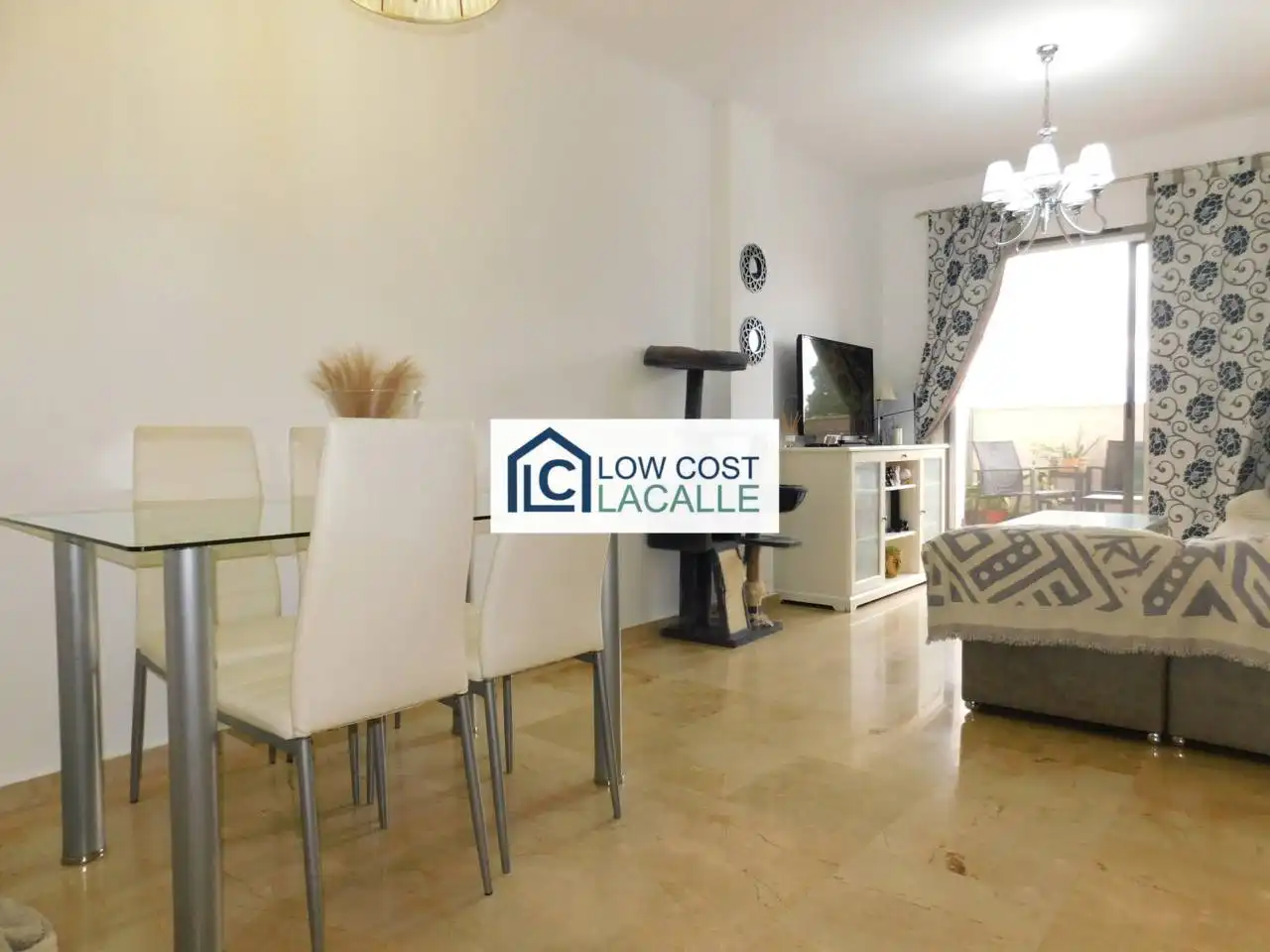 Außenansicht von Wohnung zum Verkauf in Jerez de la Frontera mit Klimaanlage, Terrasse und Gemeinschaftspool