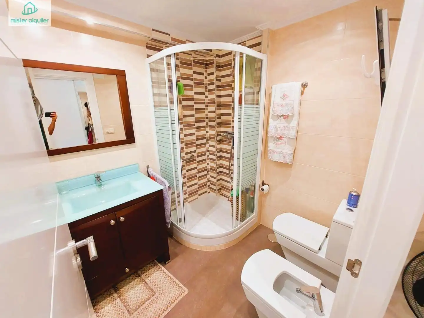 Bathroom of Apartments for rent in Benidorm  with Air Conditioner, Heating and Private garden