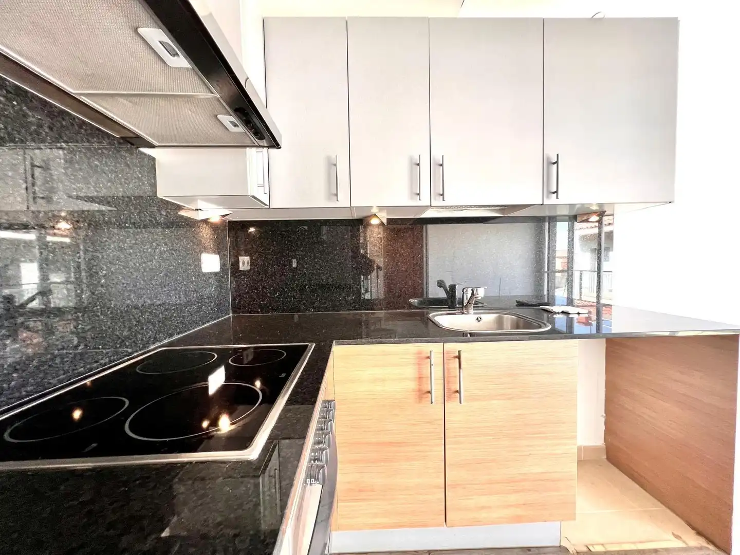 Kitchen of Duplexes for sale in Santa Bàrbara